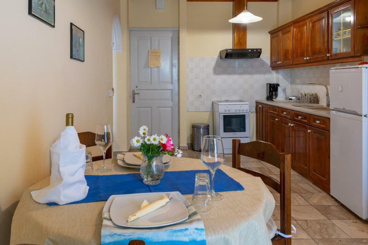 بيليكاس Naftis Apartments المظهر الخارجي الصورة