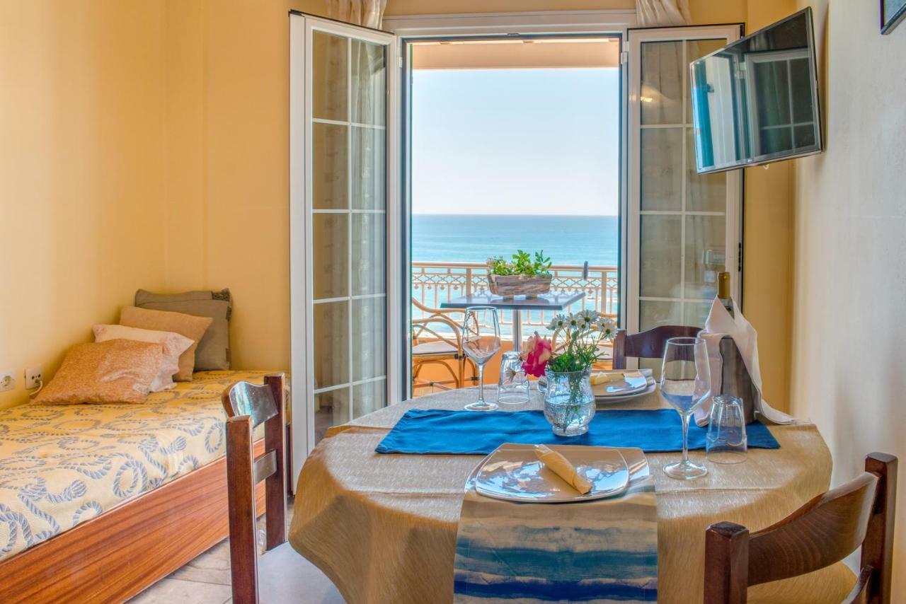 بيليكاس Naftis Apartments المظهر الخارجي الصورة