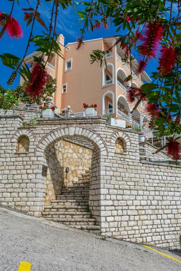 بيليكاس Naftis Apartments المظهر الخارجي الصورة